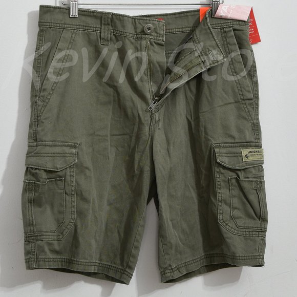 UnionBay Men cargo short in green . - Picture 2 of 10